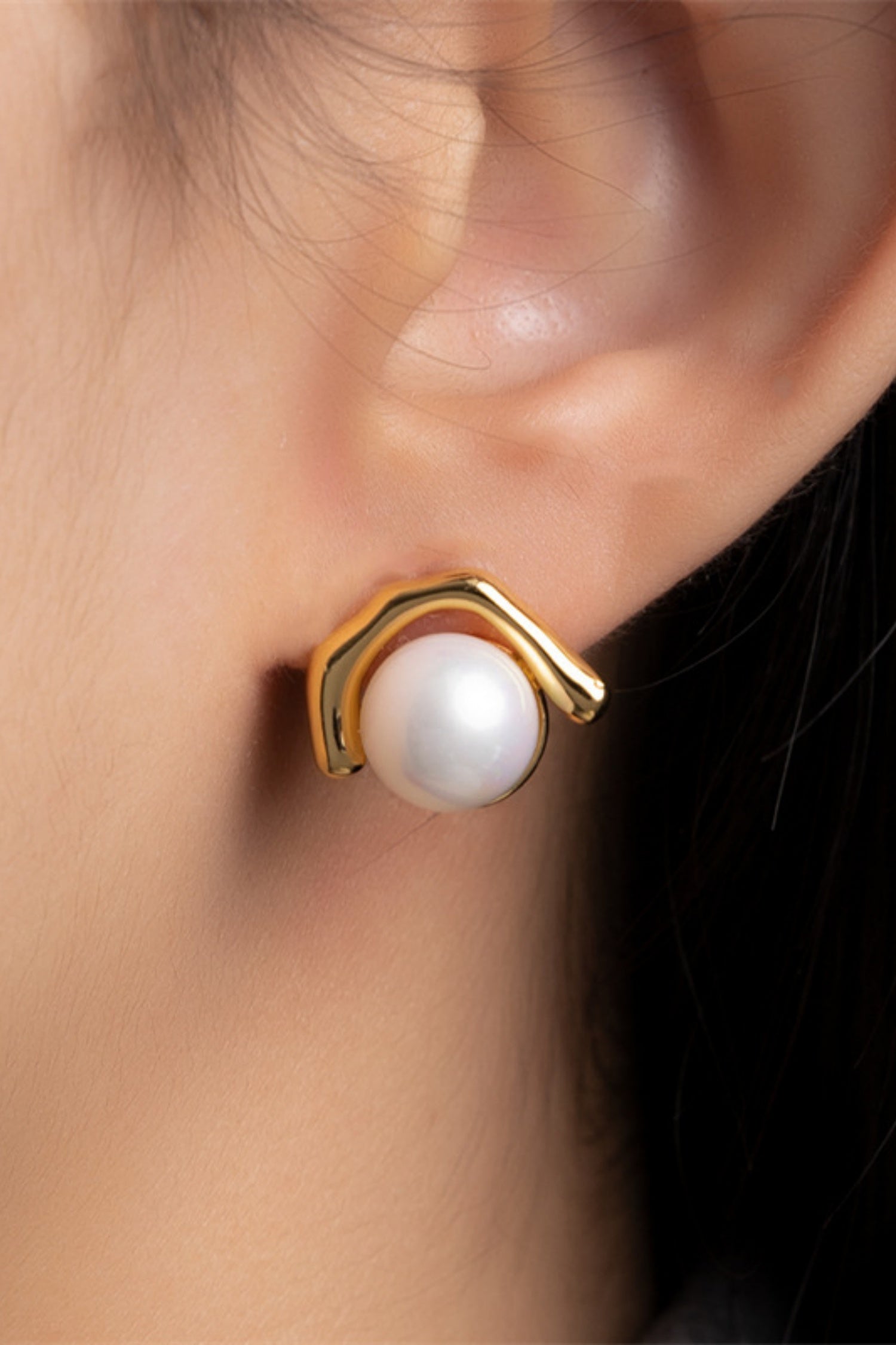 Jacova Geometric Pearl Stud Earrings In Gold
