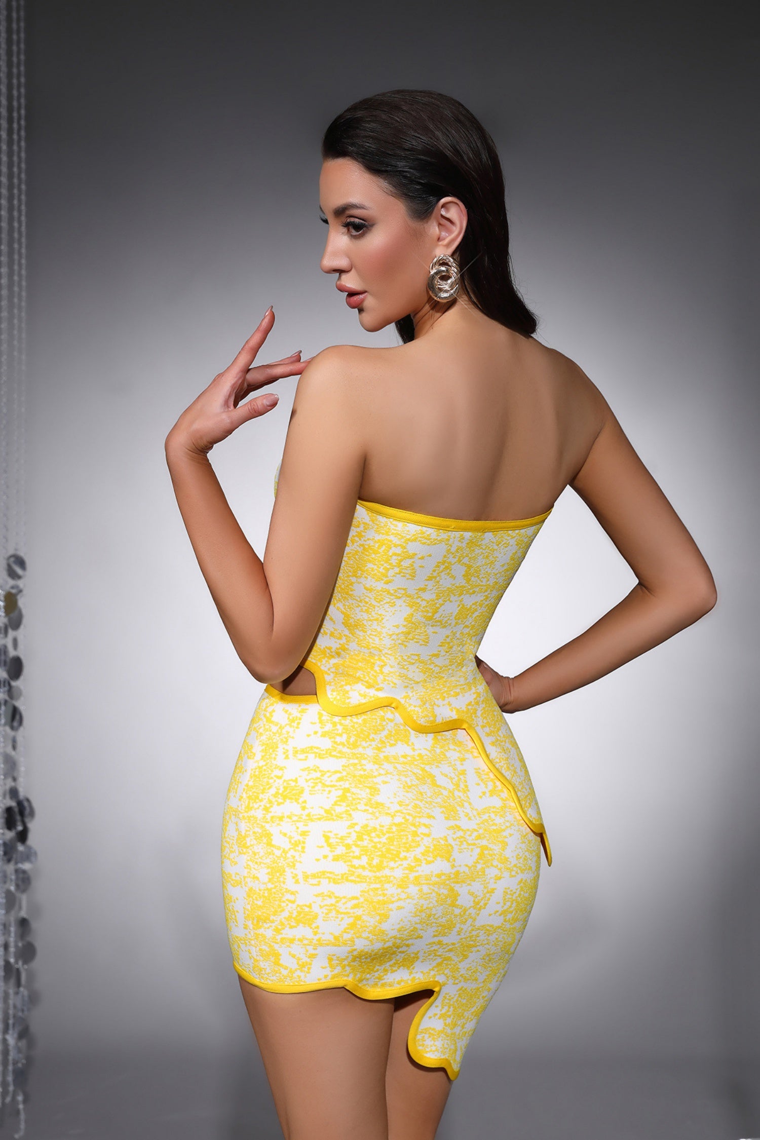 Scarlett Yellow Irregular Jacquard Bandage Set Secondary image